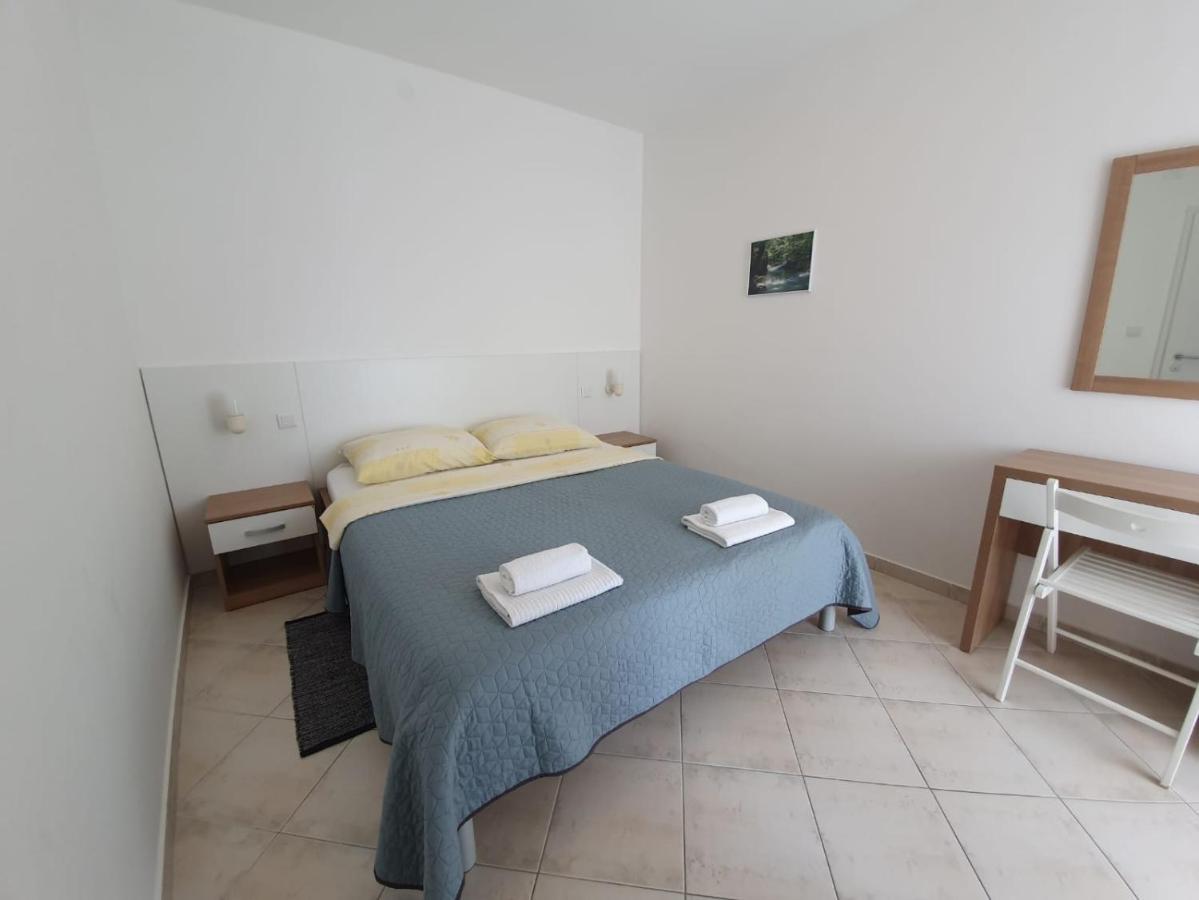 Apartmani Plaza Selce Exterior photo