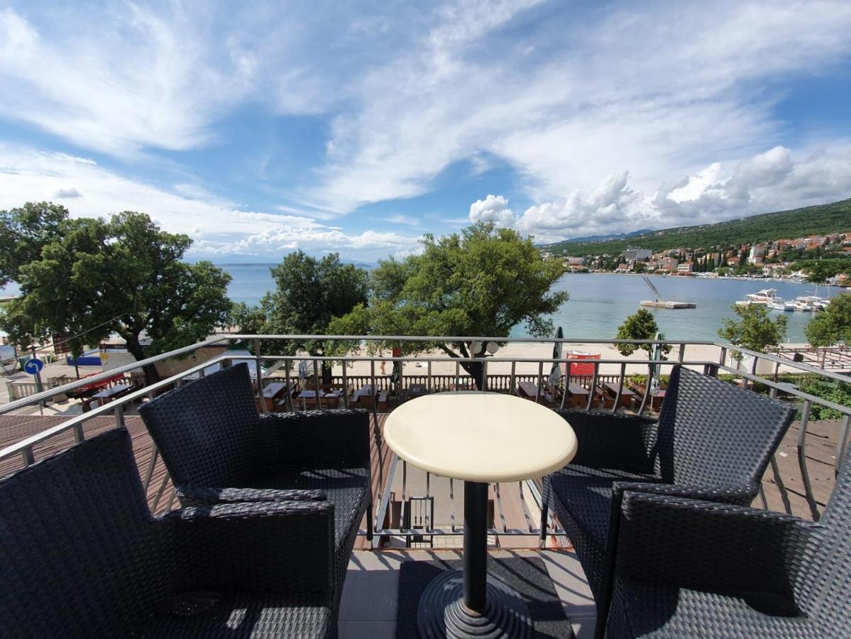 Apartmani Plaza Selce Exterior photo
