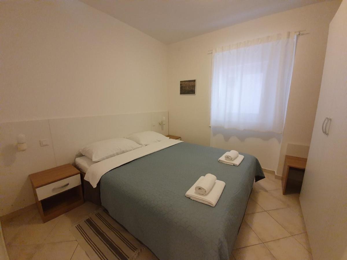 Apartmani Plaza Selce Exterior photo