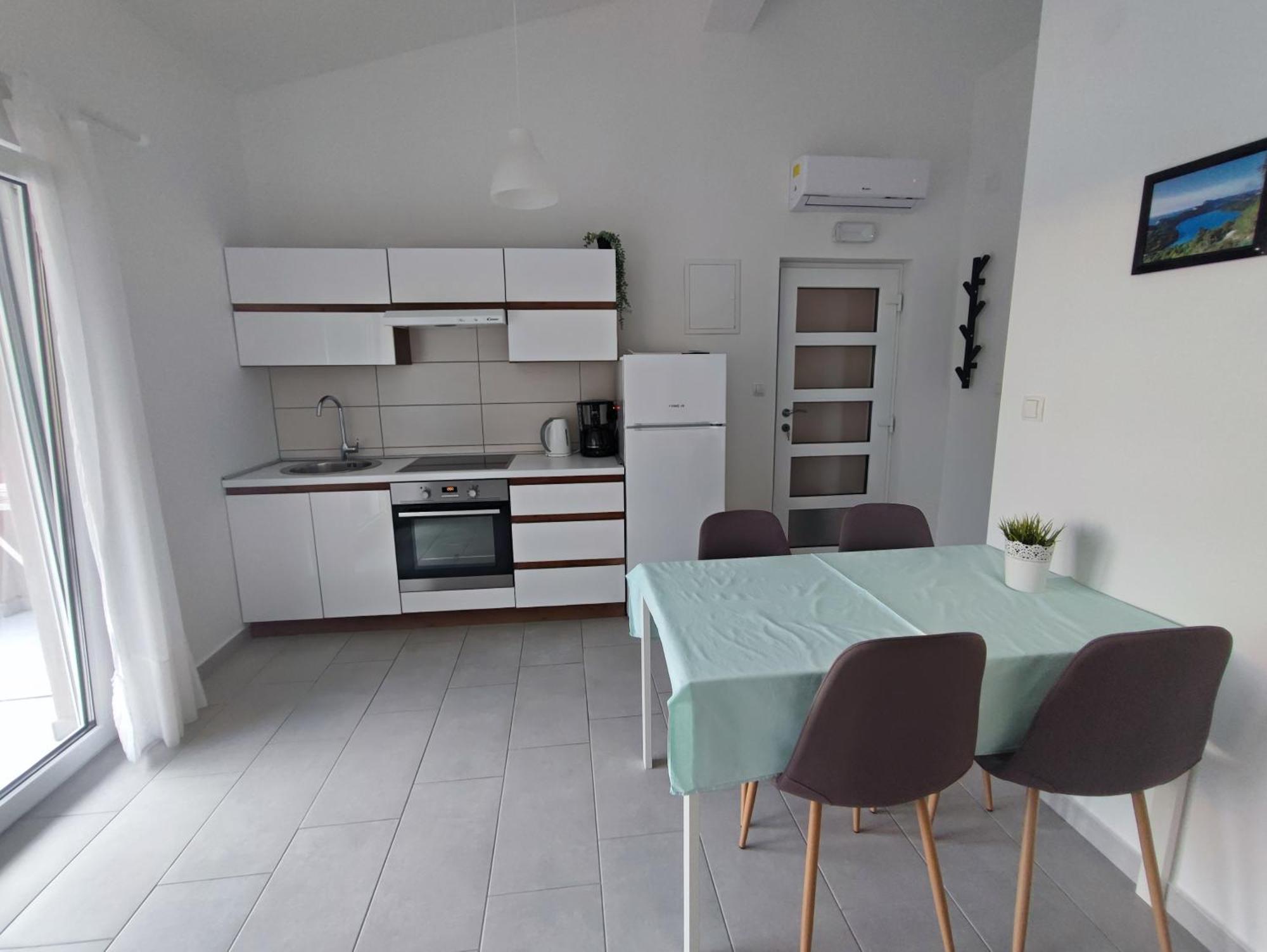 Apartmani Plaza Selce Exterior photo