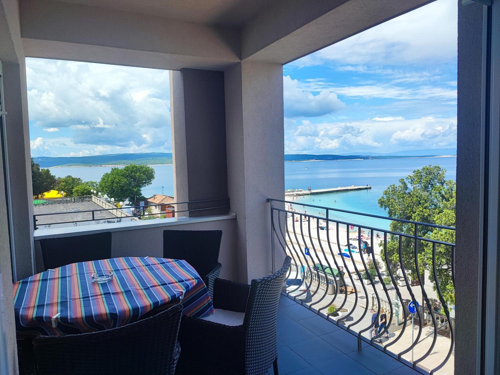 Apartmani Plaza Selce Exterior photo